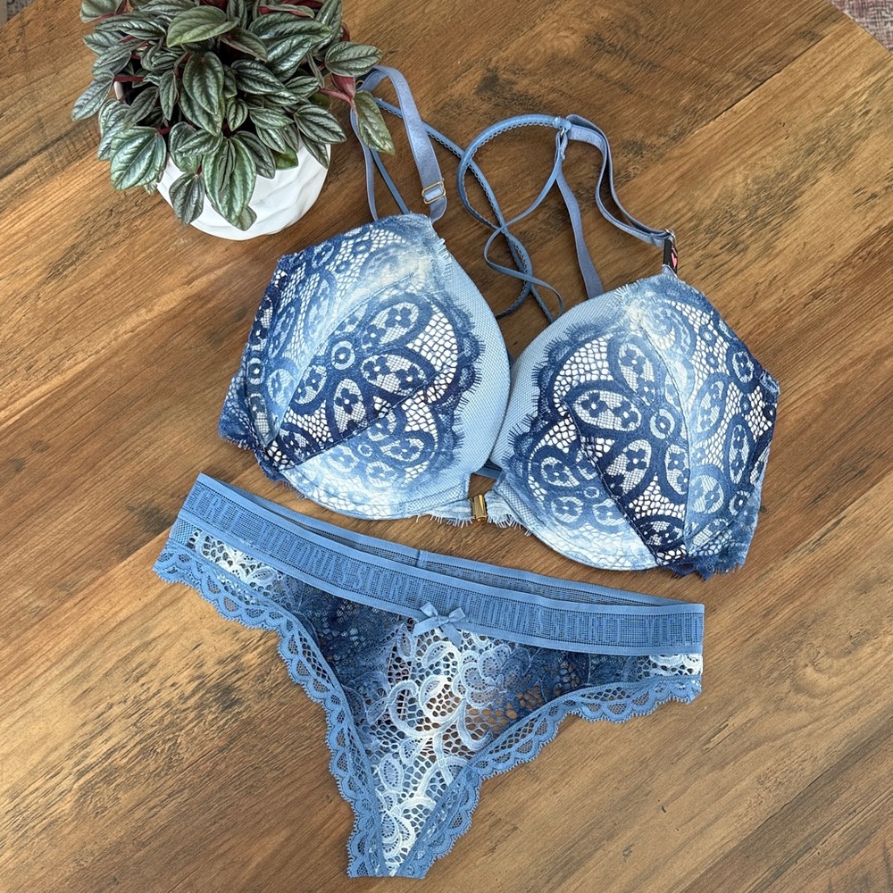 *Victoria's Secret* Blue Lace Ombre Bra & Panties Set 34DD S - NEW